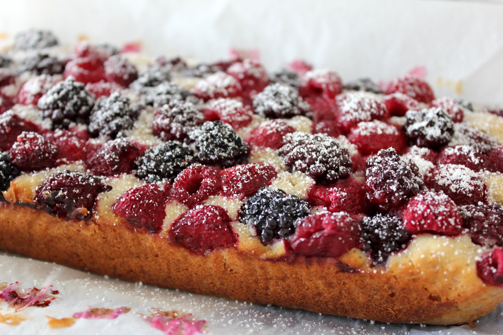 Raspberry & Blueberry Oat Bake